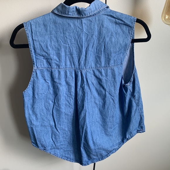 🔥🔥🔥American Apparel Sleeveless button up denim shirt in size XS/S - Picture 2 of 4